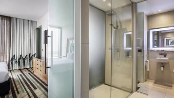 Suite, 1 King Bed | In-room safe, desk, blackout curtains, soundproofing