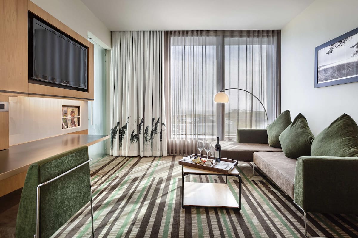 Suite, 1 King Bed