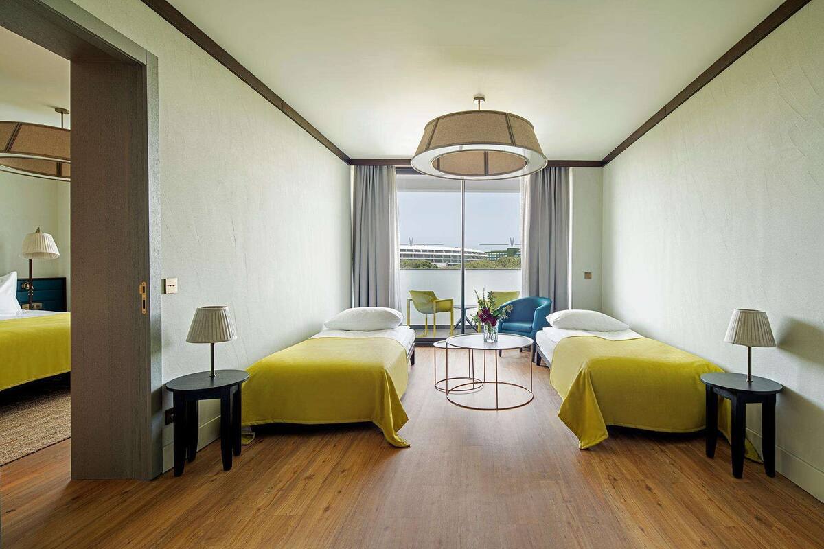 Hypo-allergenic bedding, free minibar, in-room safe, soundproofing
