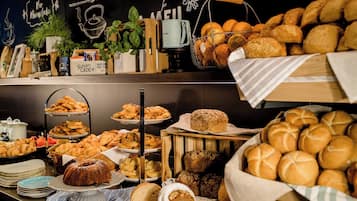 Tägliches Frühstücksbuffet gegen Gebühr