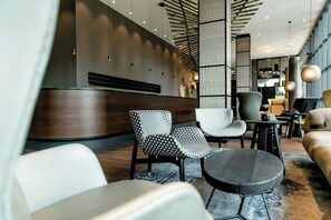 Reception - Motel One Berlin - Hauptbahnhof (Berlin)
