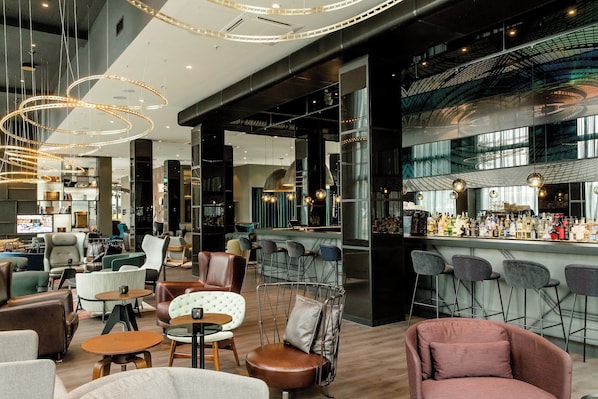 Bar (on property) - Motel One Berlin - Hauptbahnhof (Berlin)