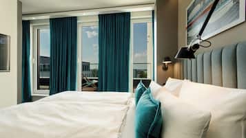 Escritorio, insonorización, wifi gratis y ropa de cama