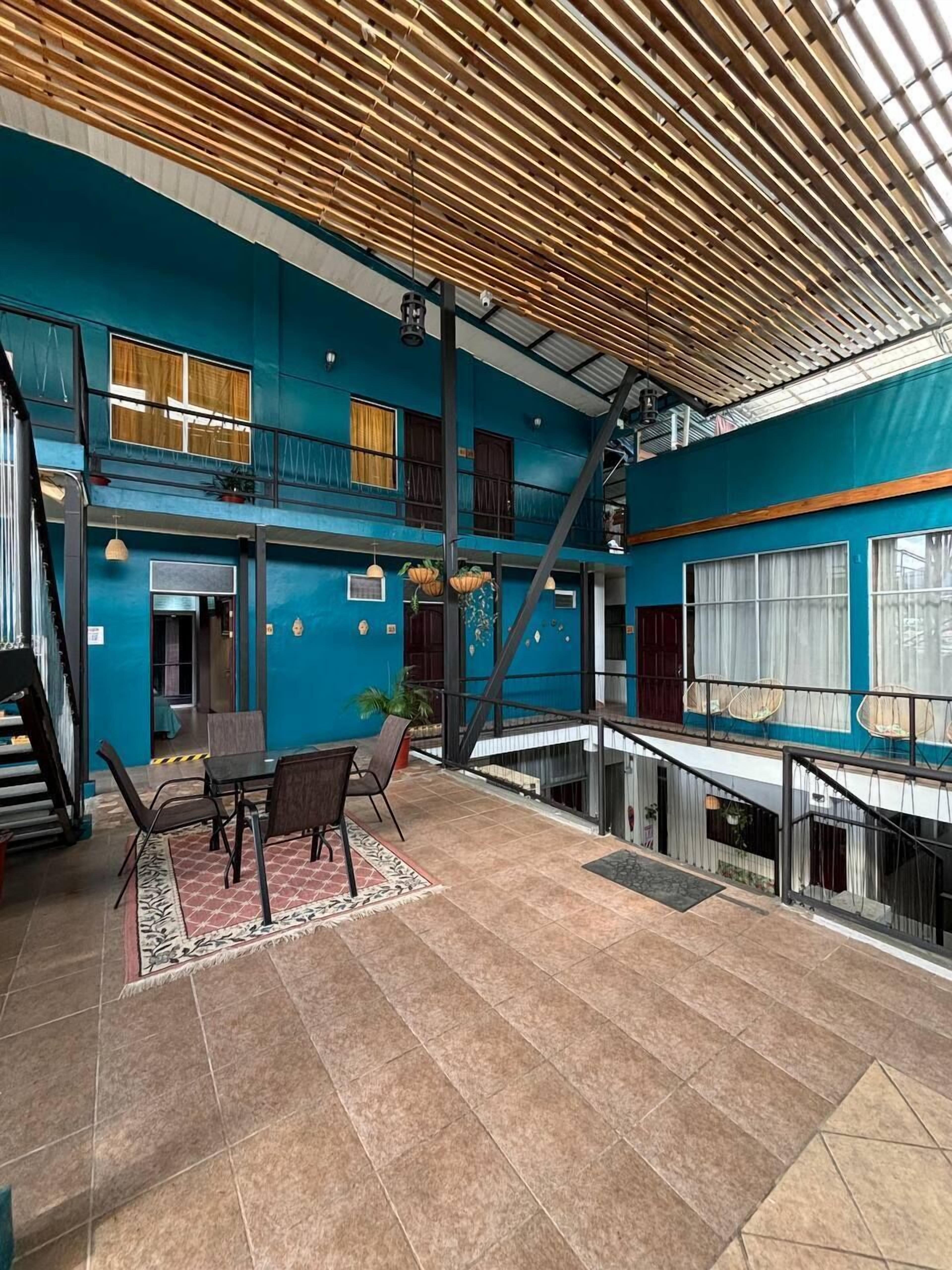 24-cm TV with cable channels