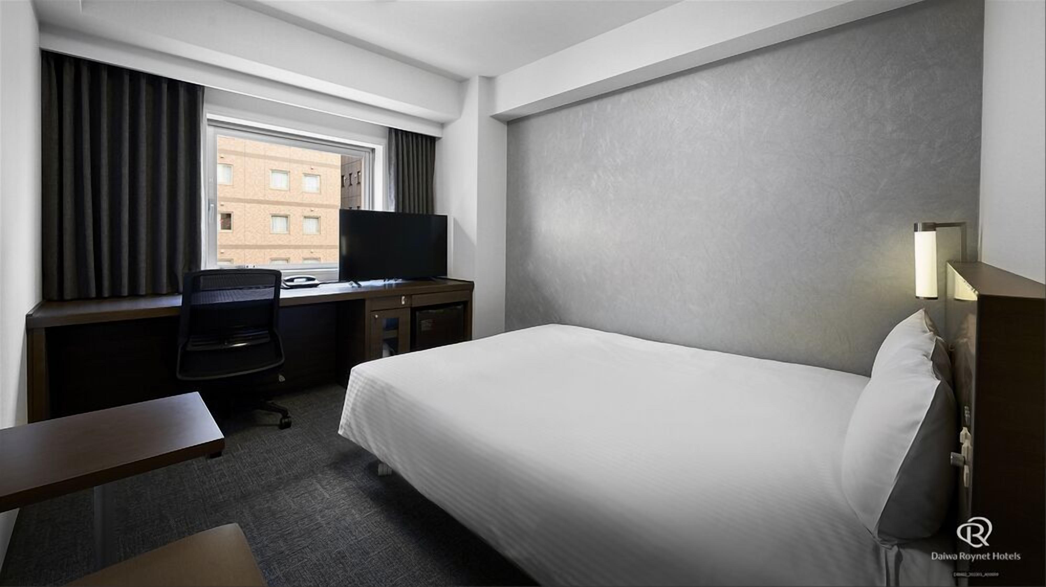 Premium bedding, down comforters, desk, blackout drapes