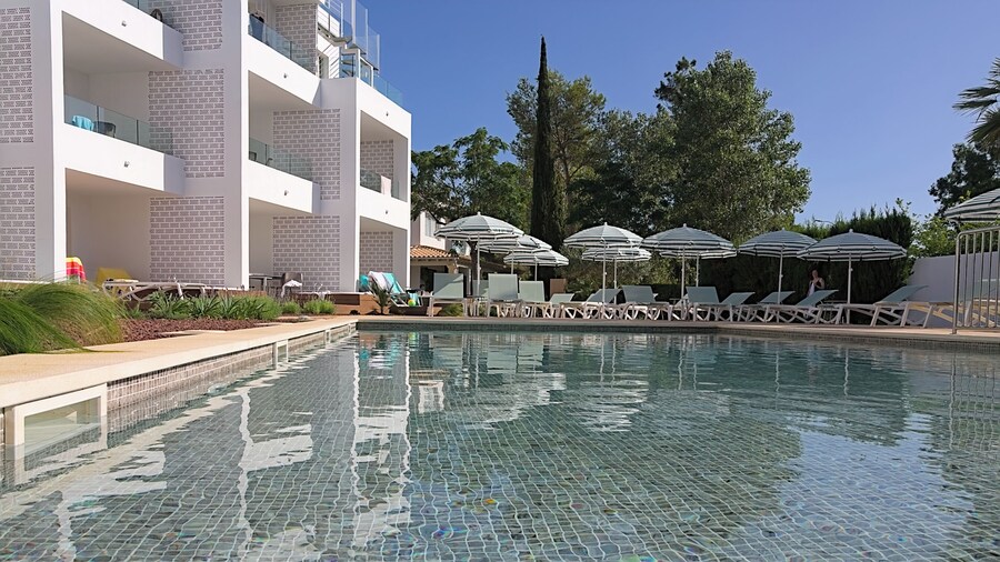 Cabot Las Velas Apartments