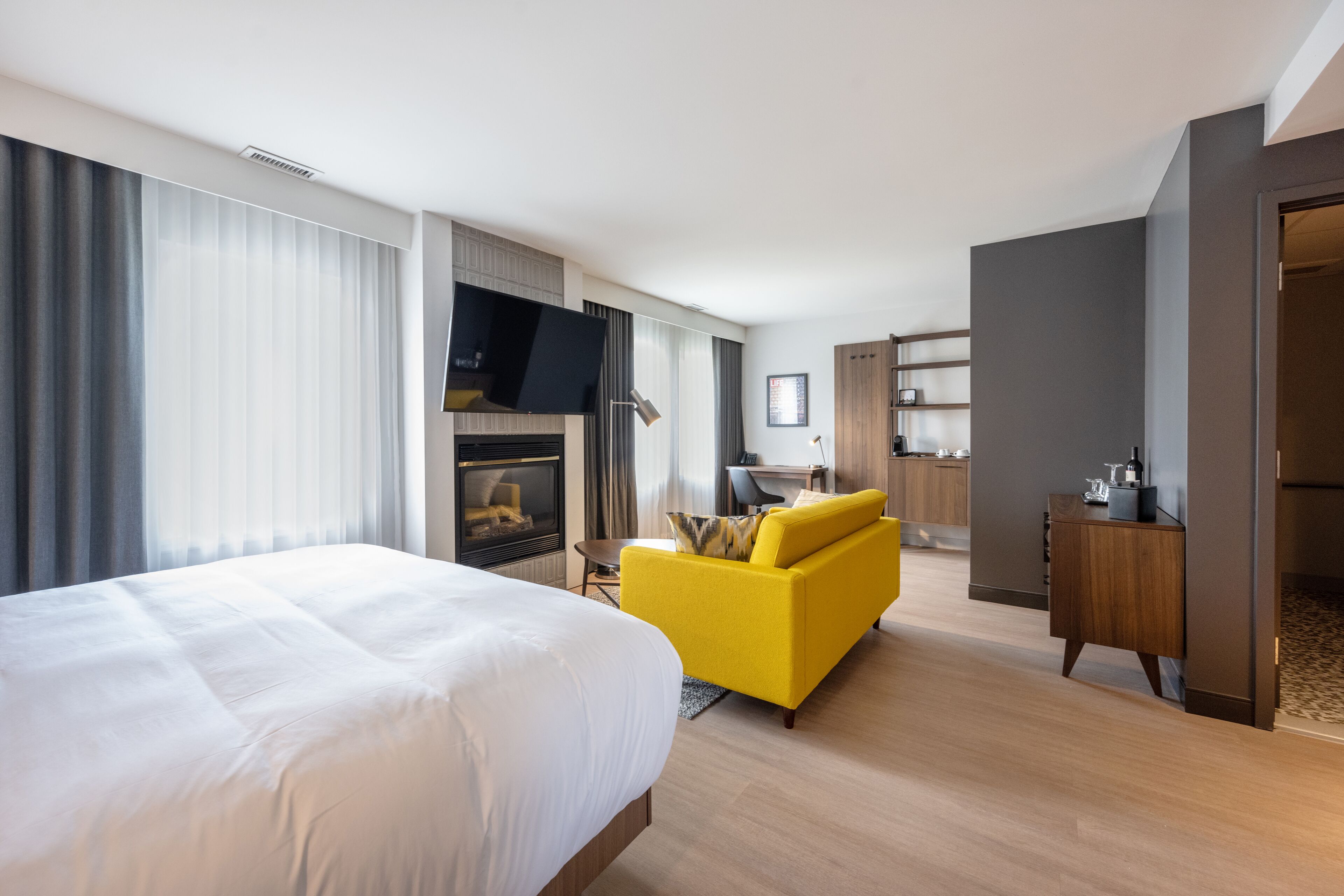 recto-king | premium bedding, memory-foam beds, individually decorated, desk