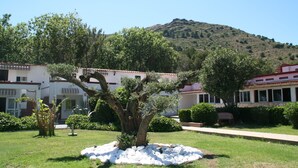 Unclassified image, 3 of 44, button - Cala Montjoi, Ciudad de Vacaciones (Roses)