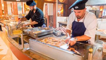 Breakfast, lunch, dinner served; Mediterranean cuisine