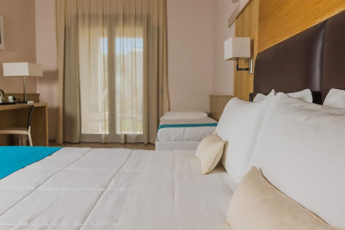 1 bedroom, minibar, in-room safe, desk