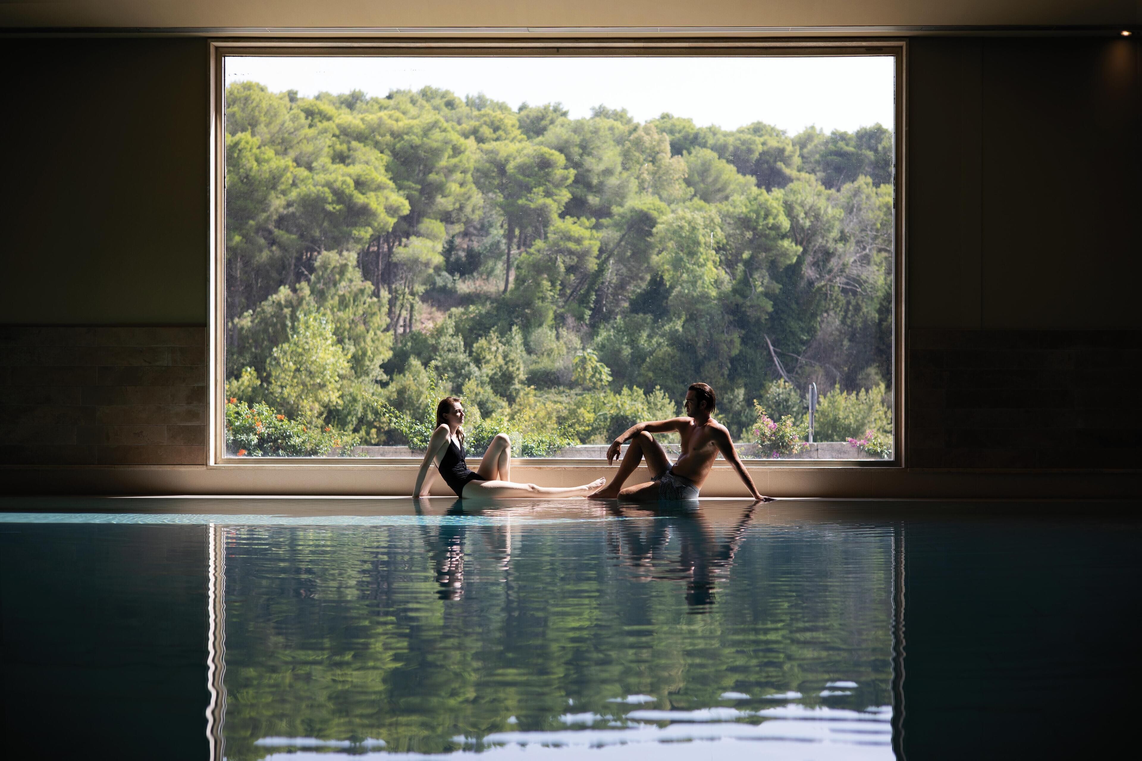 Piscine couverte, piscine ext érieure (ouverte en saison)
