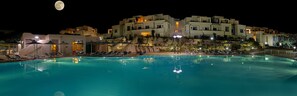 Indoor pool, seasonal outdoor pool, pool umbrellas, pool loungers - CDSHotels Basiliani (Otranto)