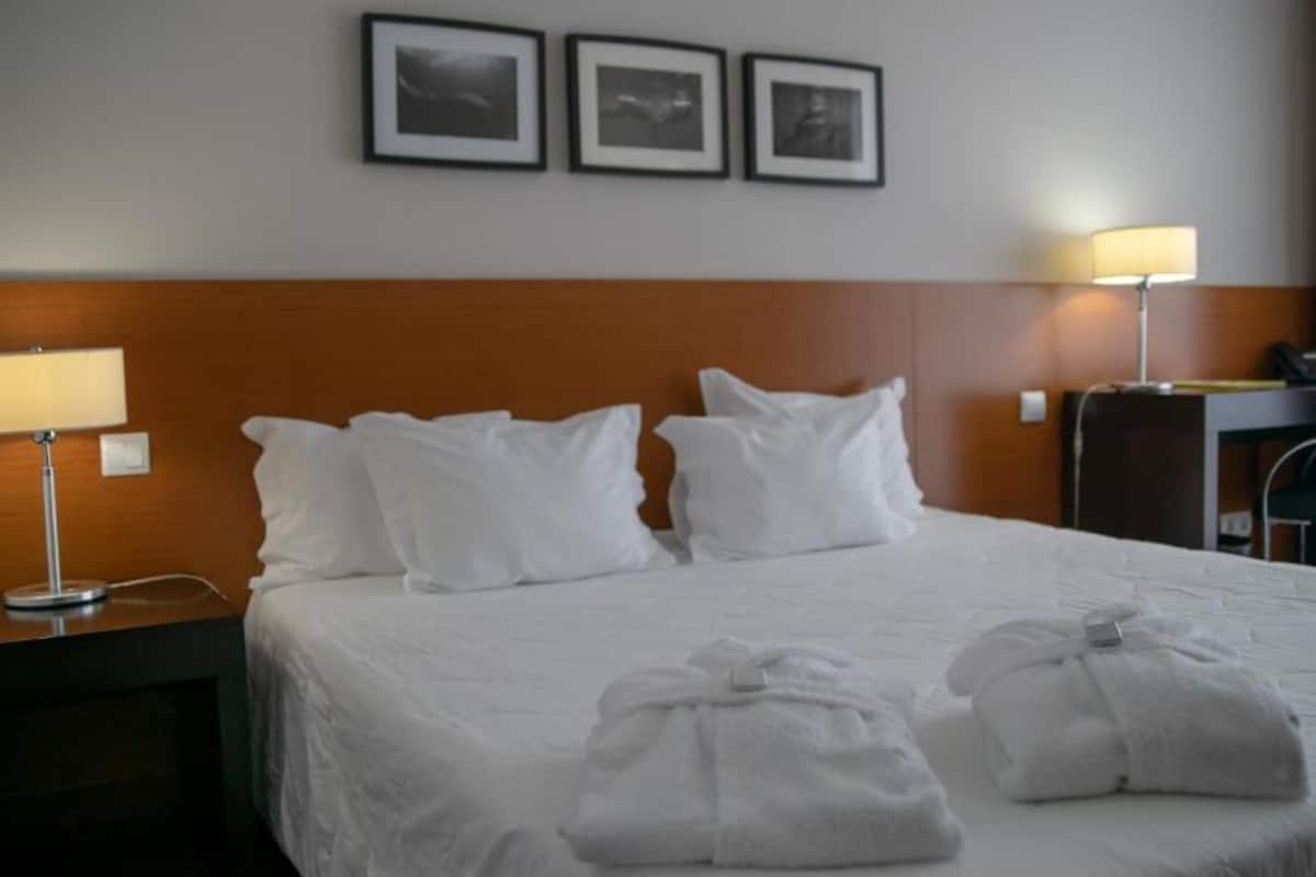 minibar, in-room safe, desk, soundproofing