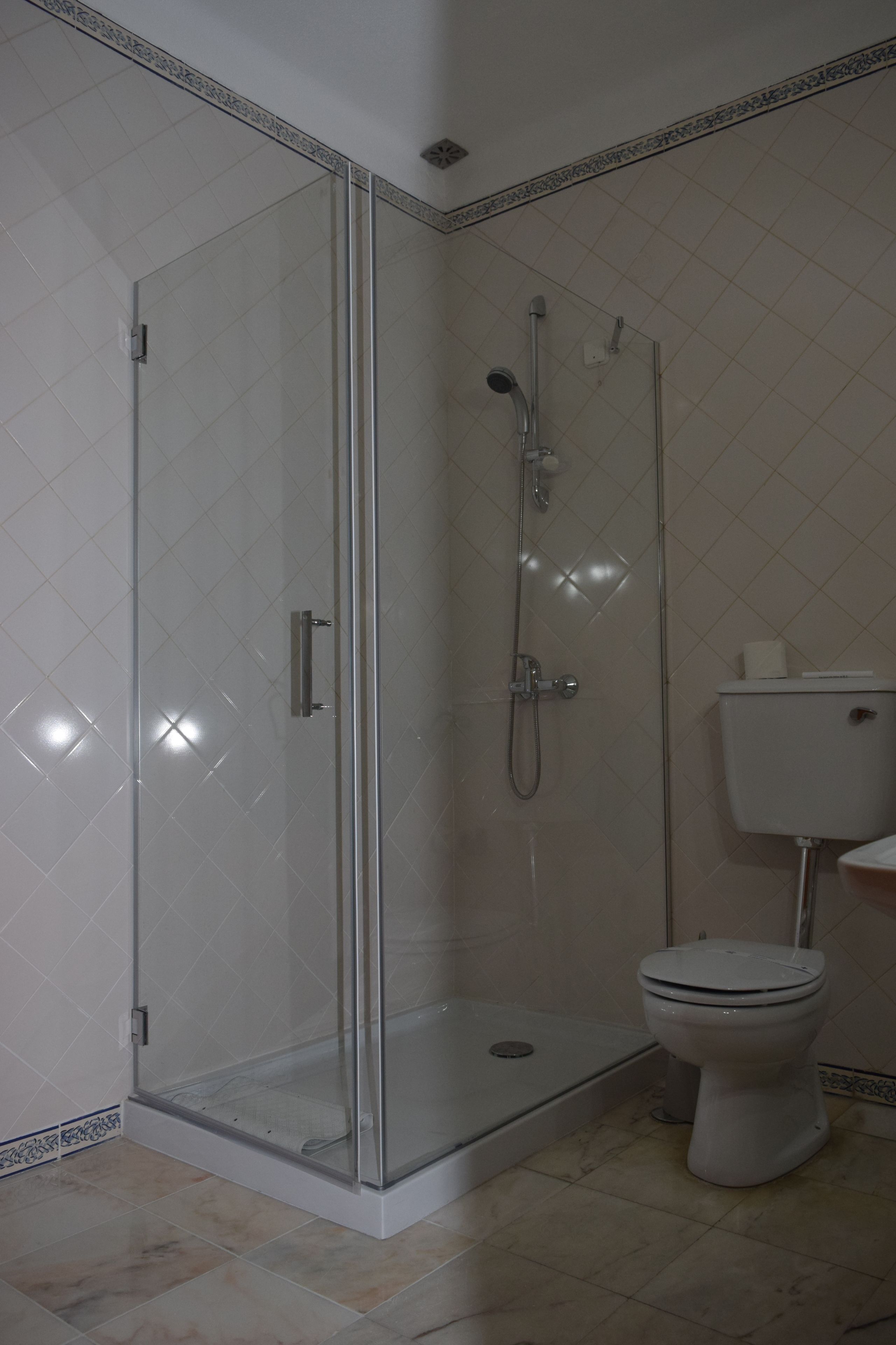 free toiletries, towels