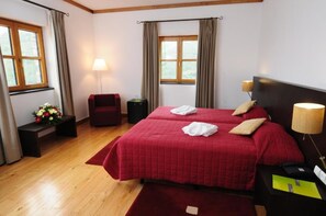 Minibar, individually decorated, desk, soundproofing