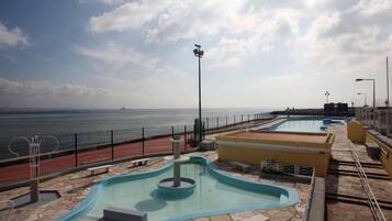 Seasonal outdoor pool