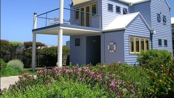 Villa, 3 Bedrooms | Iron/ironing board, free WiFi, bed sheets