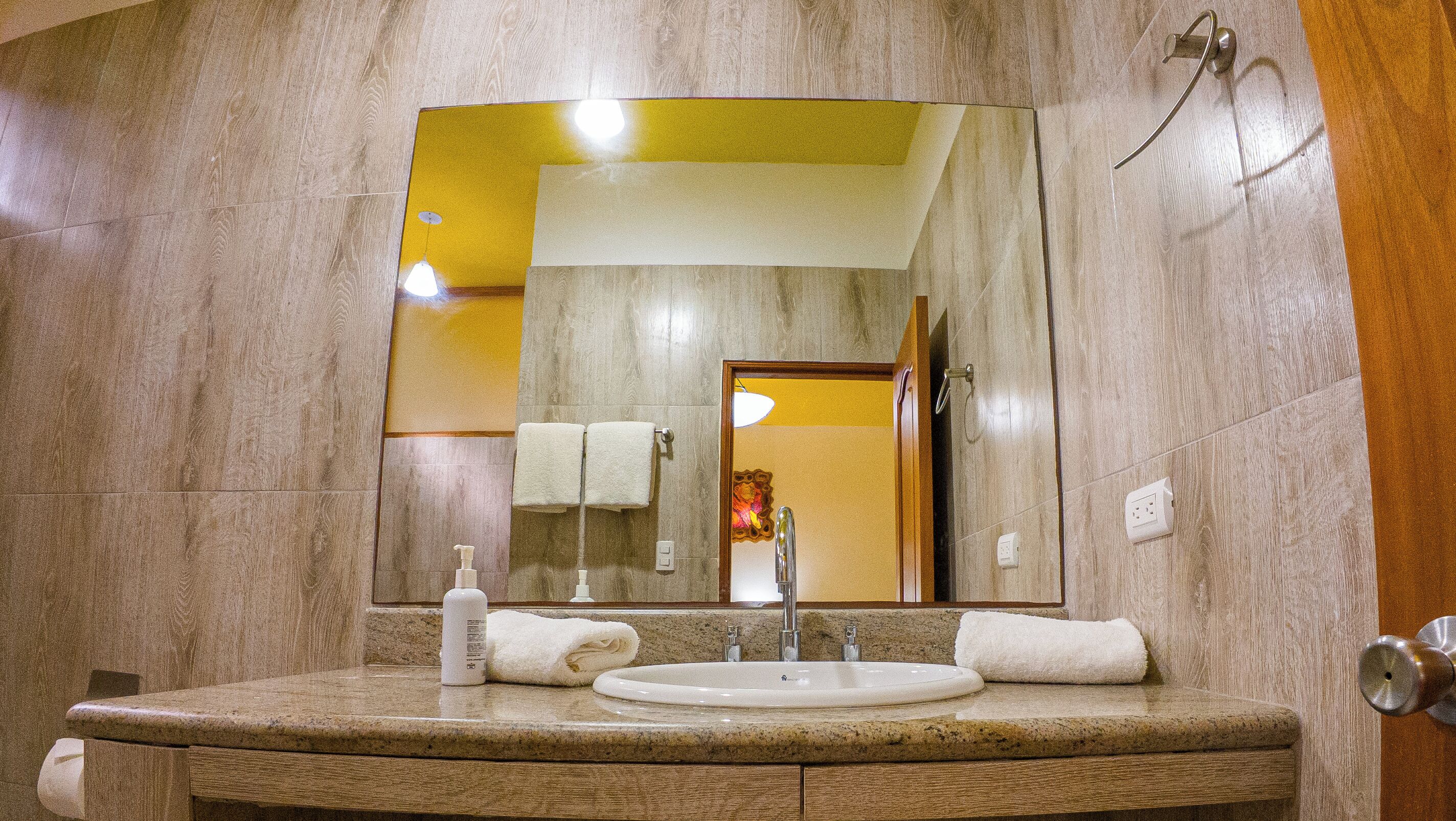 shower, rainfall showerhead, free toiletries, hair dryer