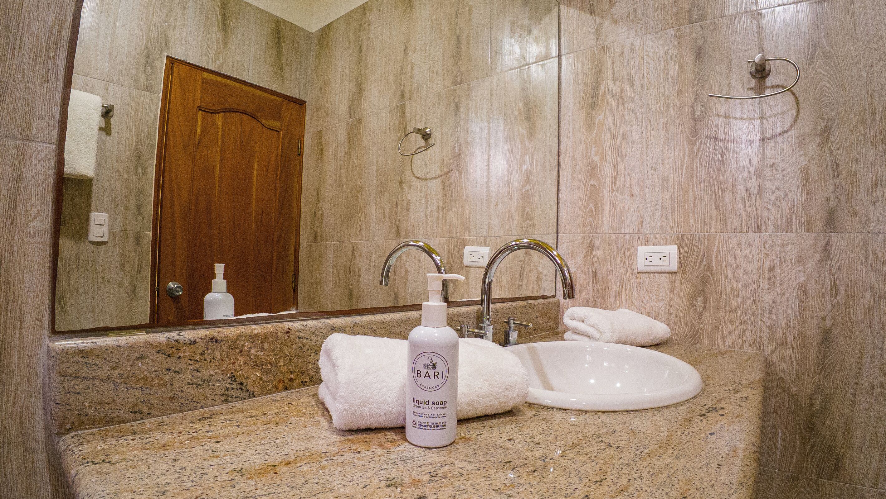 shower, rainfall showerhead, free toiletries, hair dryer