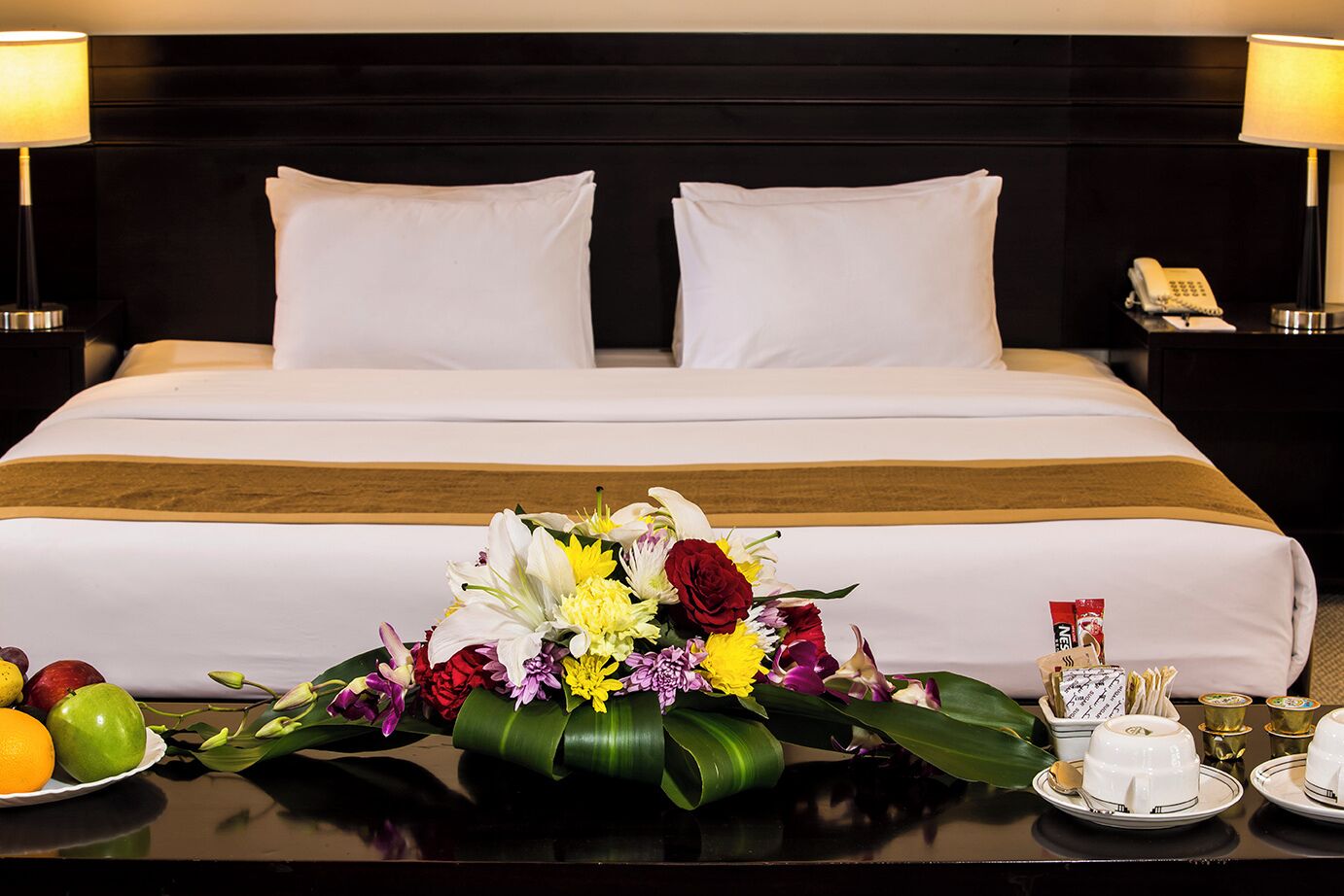 Ropa de cama de alta calidad, edredones de plumas, minibar y caja fuerte