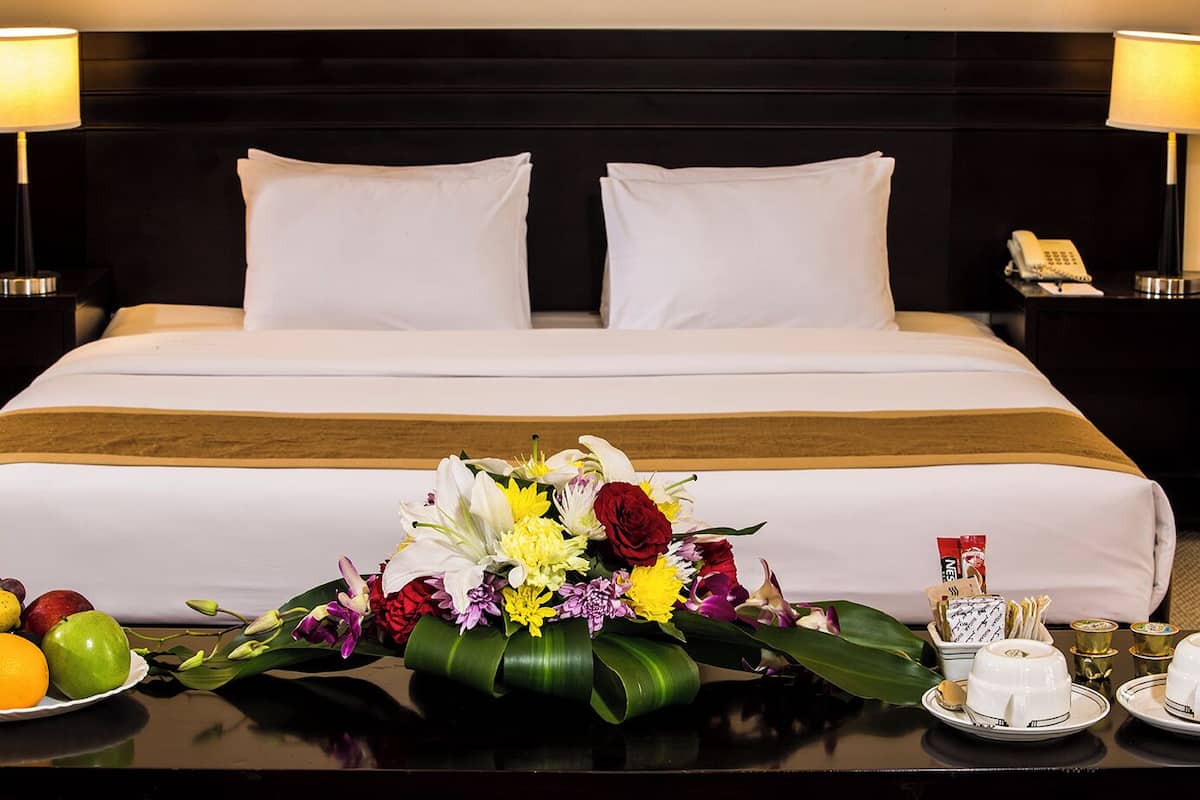 Premium bedding, down comforters, minibar, in-room safe