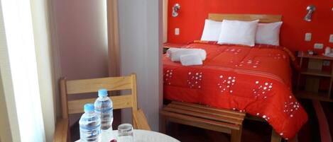 Zimmersafe, kostenloses WLAN, Bettwäsche