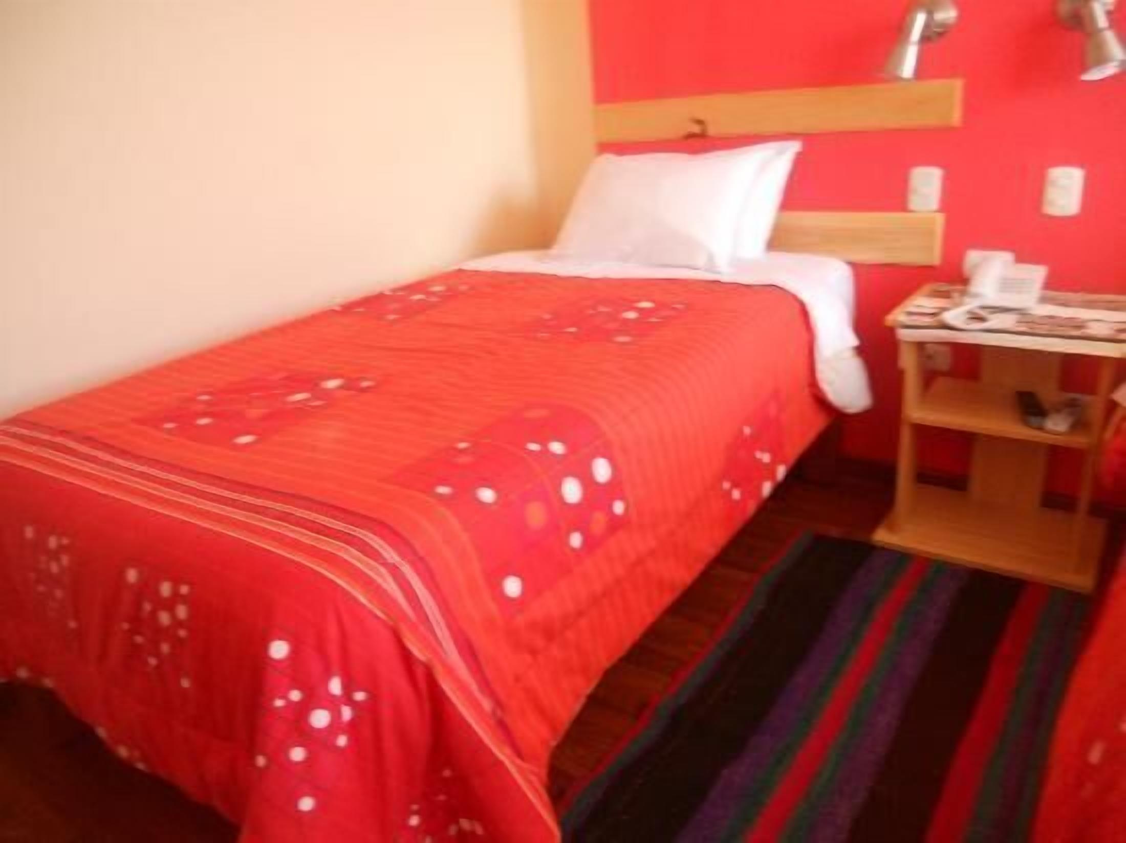 single room | in-room safe, free wifi, bed sheets