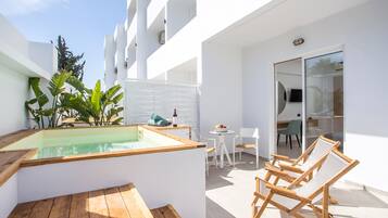 Bañera de hidromasaje privada