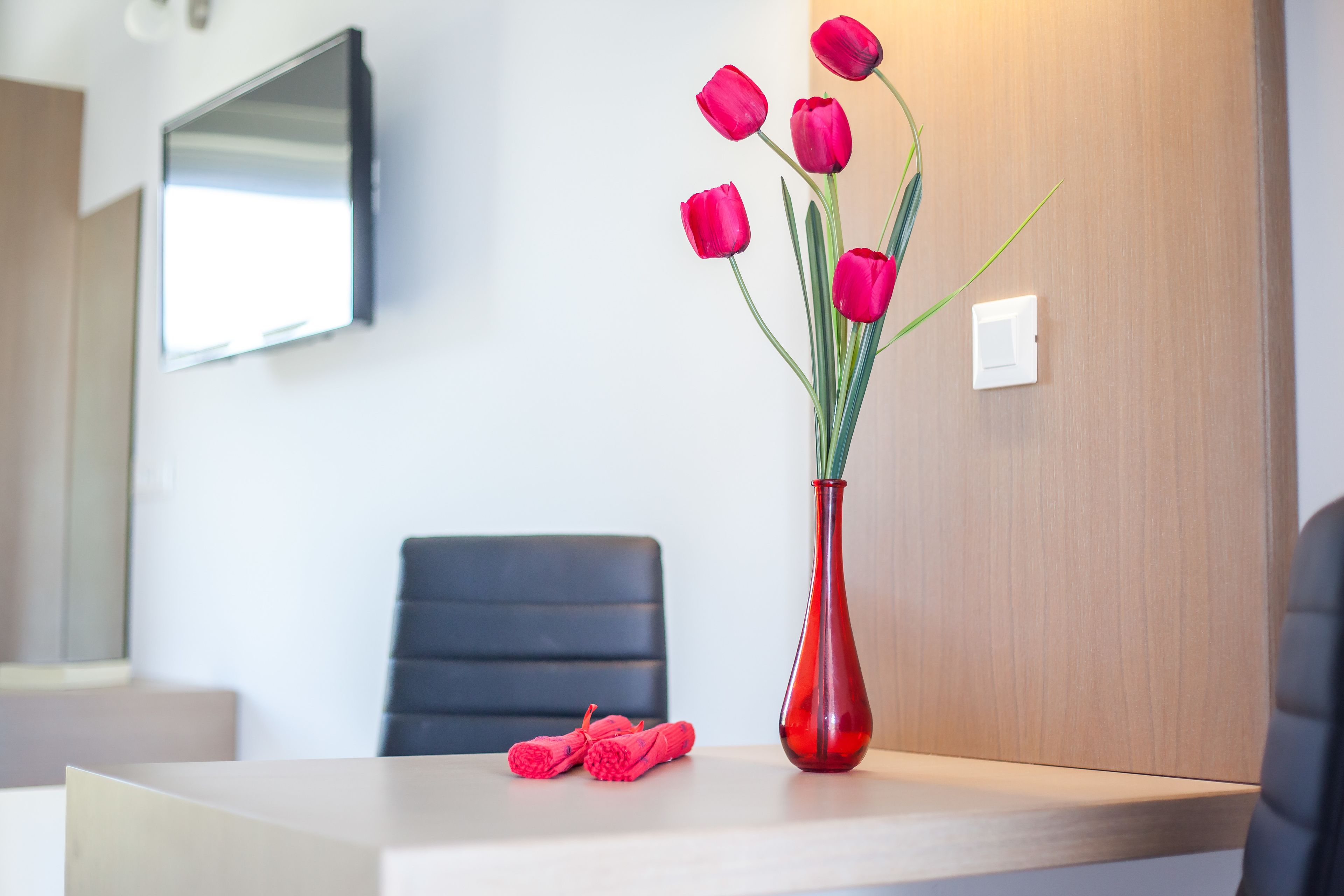 deluxe triple room | television