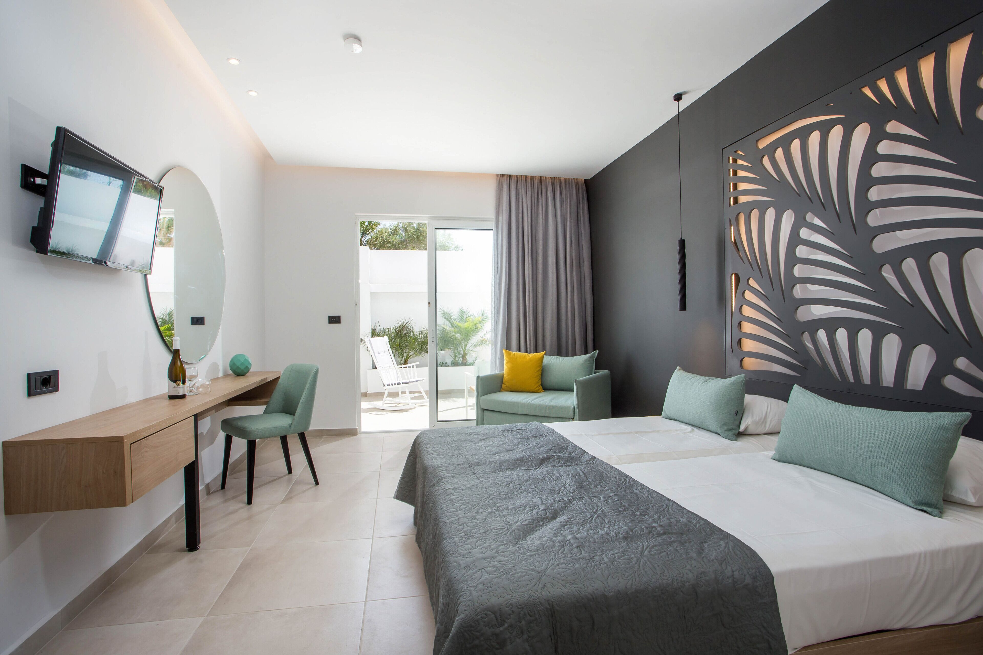 senior studio suite | 1 bedroom, hypo-allergenic bedding, in-room safe, blackout curtains