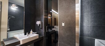 Starhills Hotel