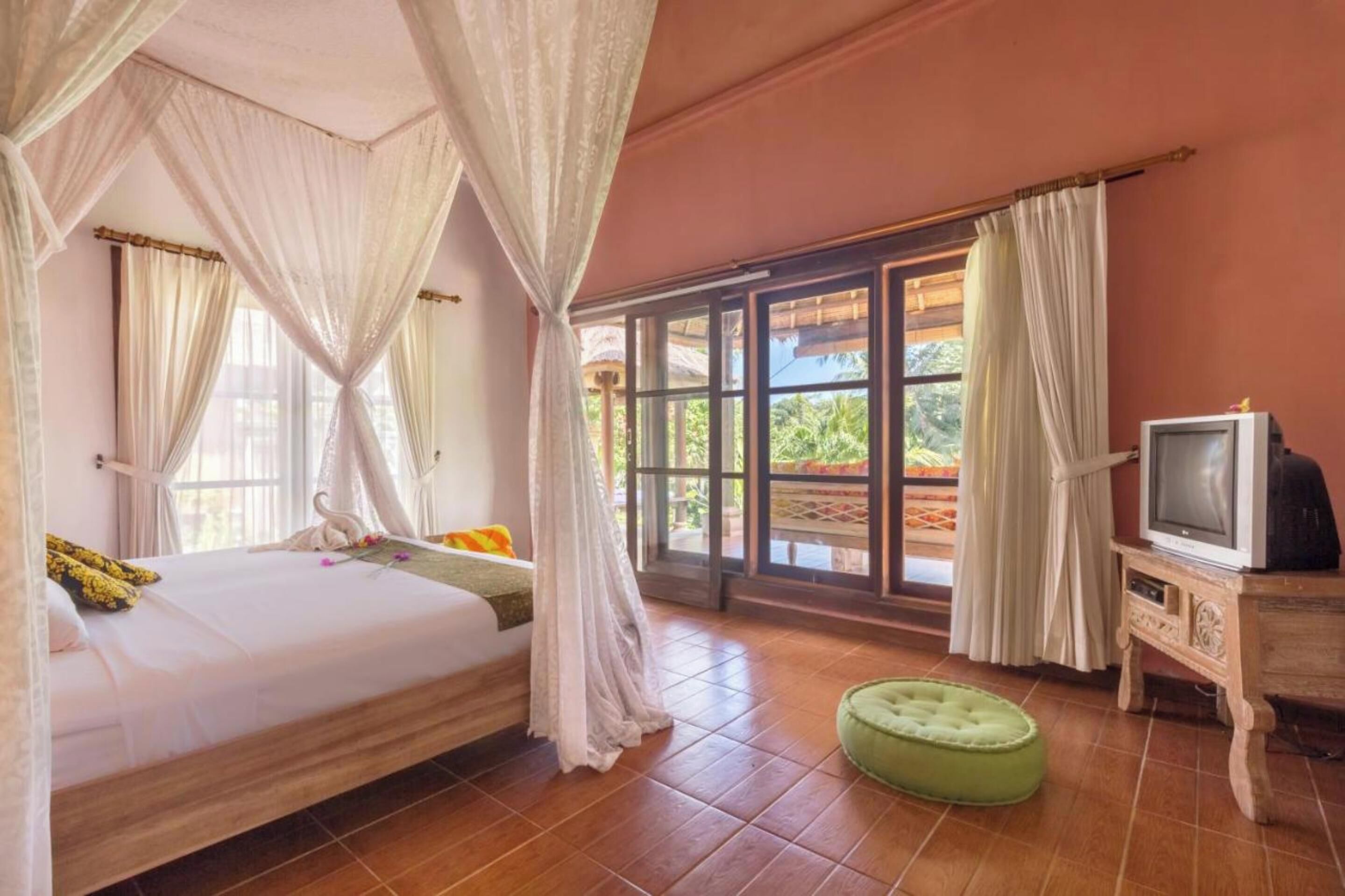 Photo - Puri Taman Sari Resort