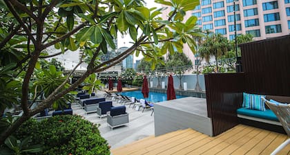 PARK PLAZA BANGKOK SOI 18