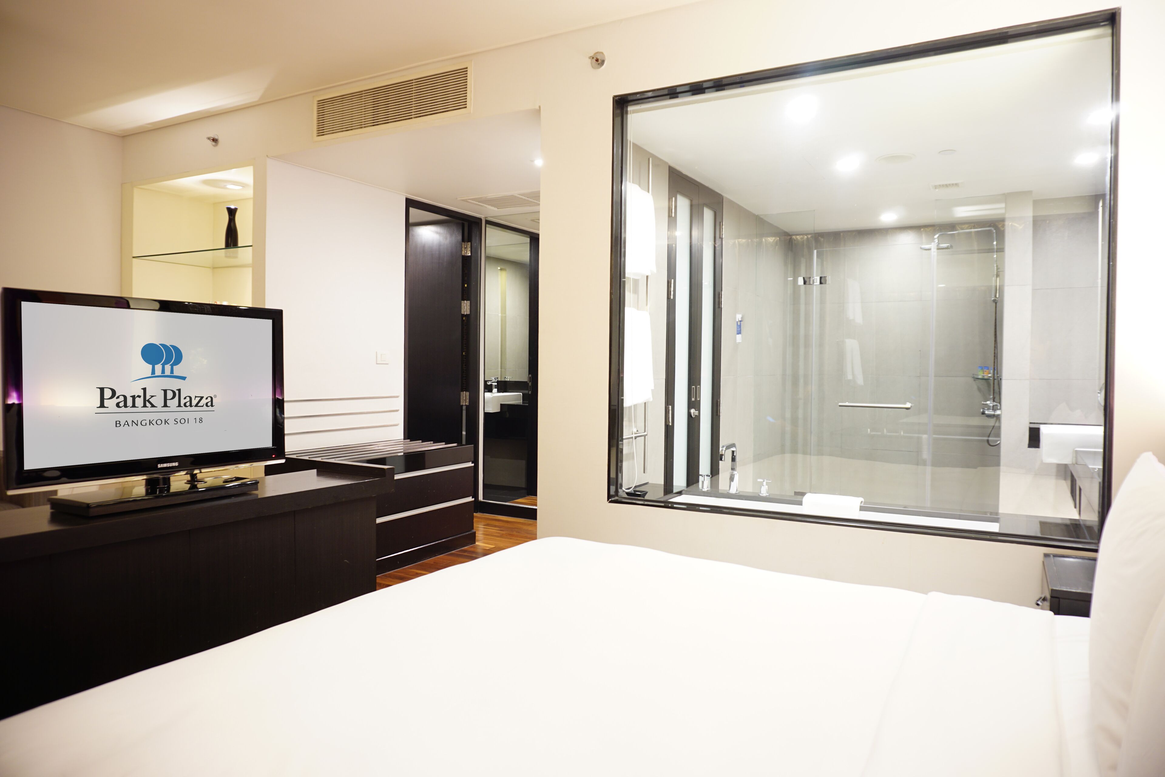 Down comforters, minibar, in-room safe, desk