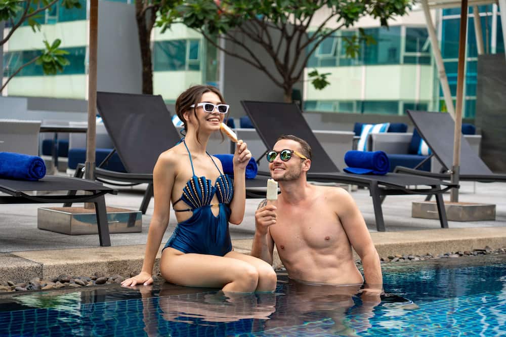 PARK PLAZA BANGKOK SOI 18