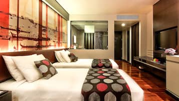 Down comforters, minibar, in-room safe, desk