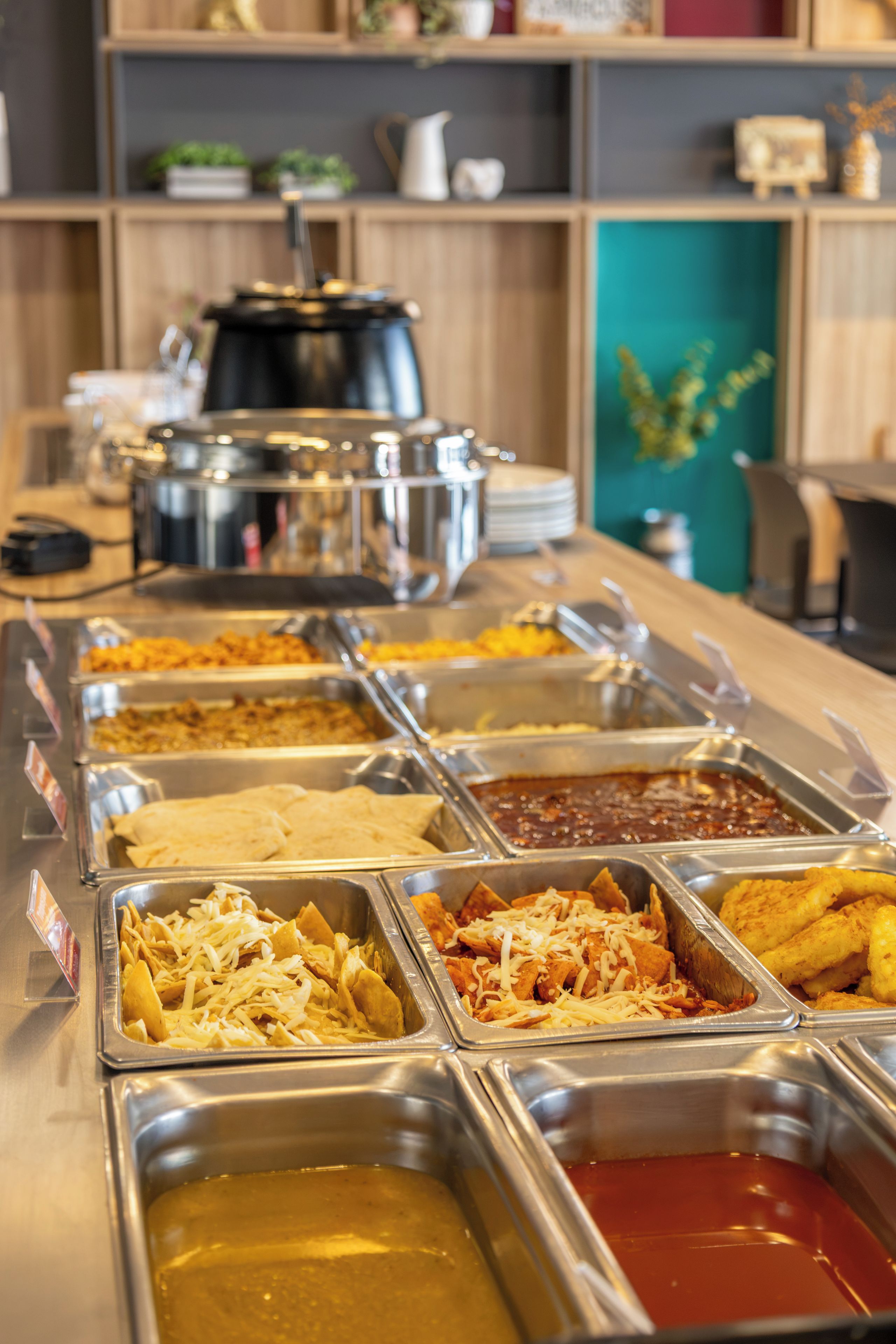 Se ofrece un desayuno bufé todos los días (por un coste adicional)