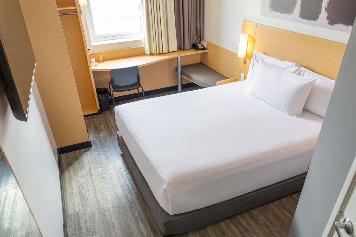 Standard Double Room, 1 Double Bed | Blackout drapes, soundproofing, WiFi (free), bed sheets