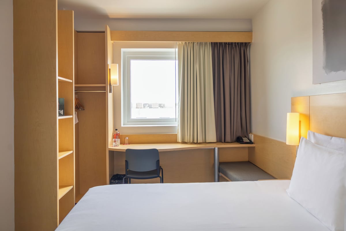 Standard Double Room, 1 Double Bed | Blackout drapes, soundproofing, WiFi (free), bed sheets