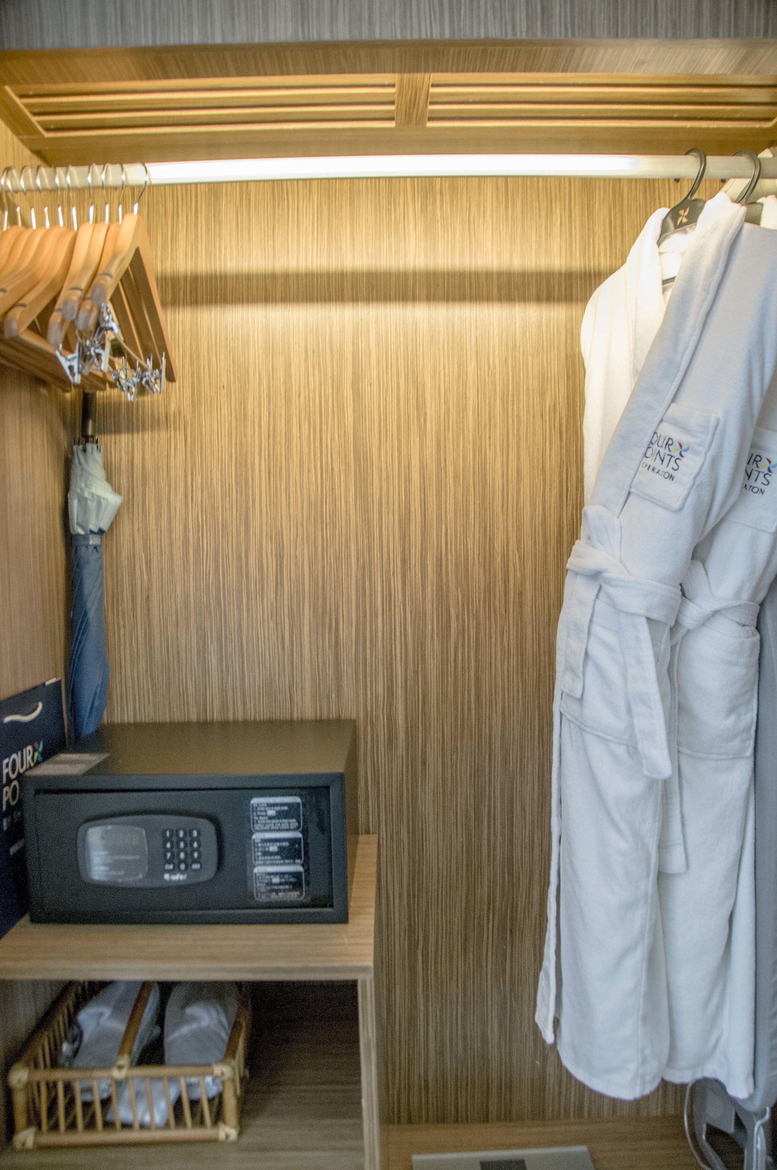 down duvets, minibar, in-room safe, desk