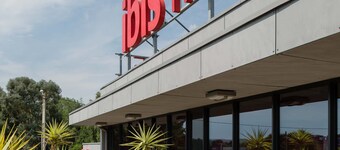 โรงแรม อีบิส เดอ กวิงกัมป์ คัวร์ เดอ บริตานย์