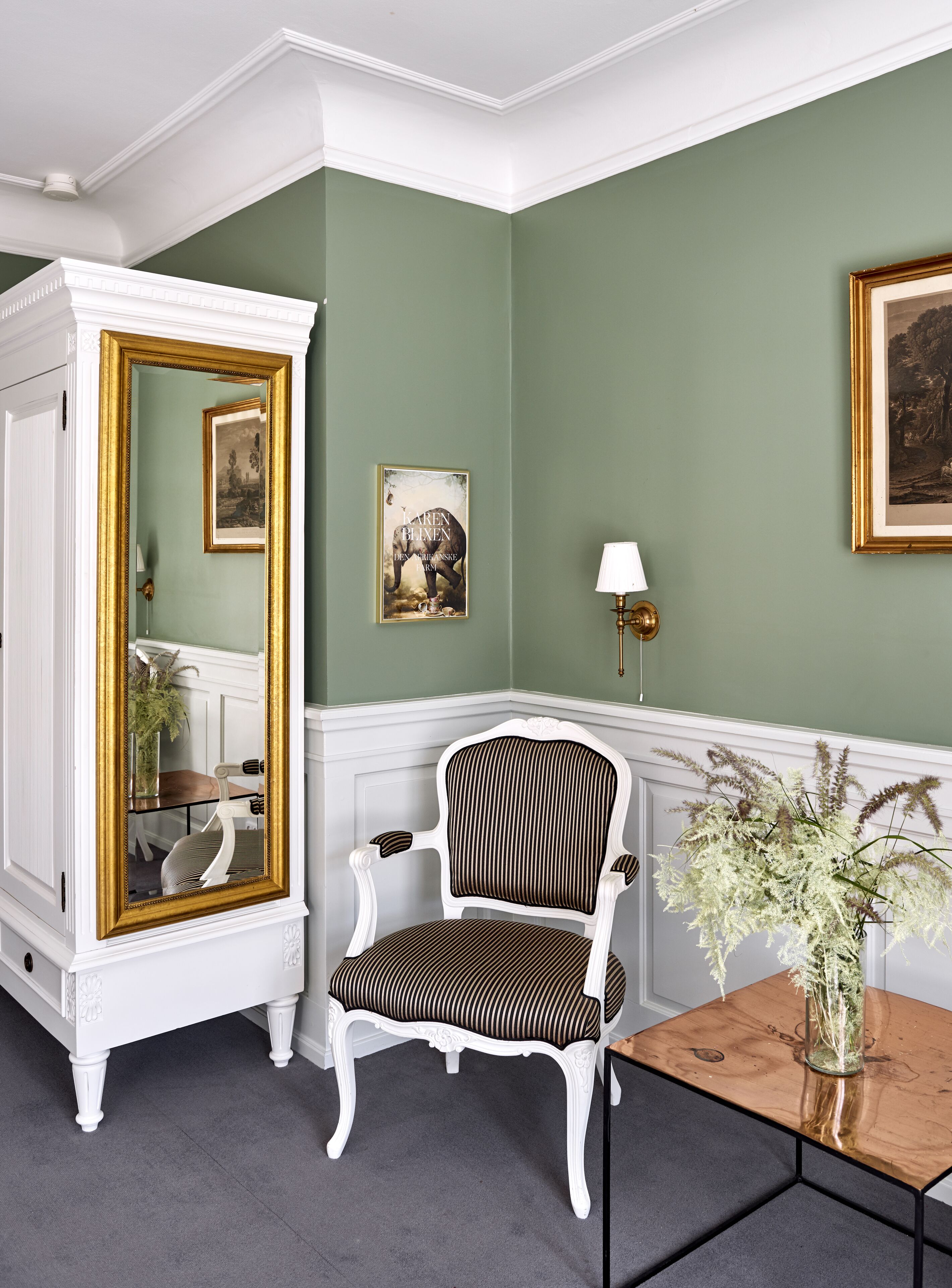 deluxe double room, 1 king bed | 1 bedroom, desk, laptop workspace, blackout curtains