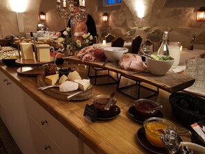 Gratis morgenmadsbuffet hver dag