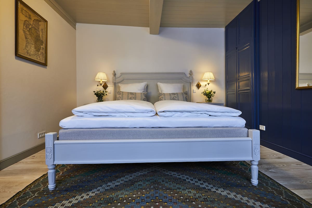 deluxe double room | individually decorated, individually furnished, iron/ironing board