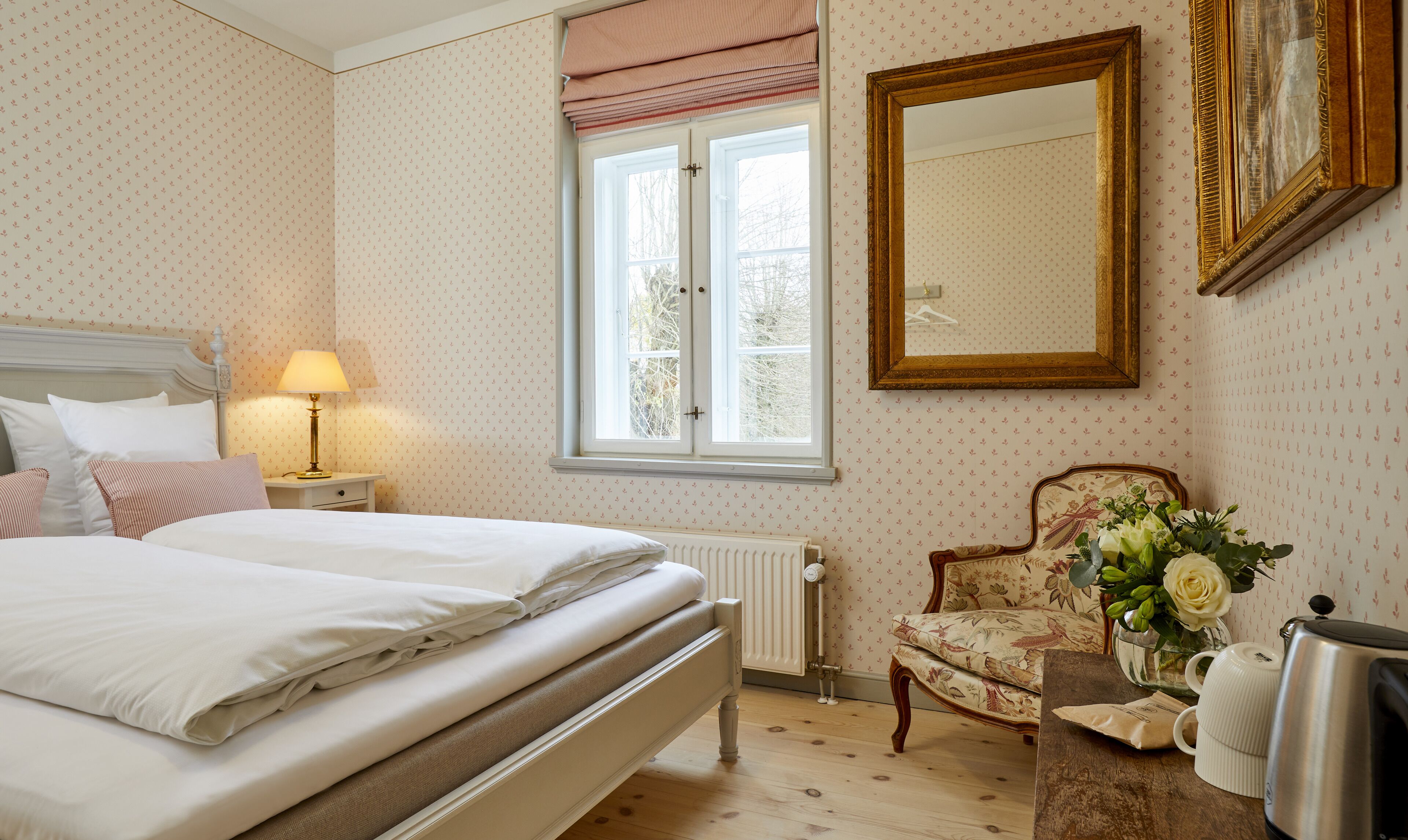 standard double room | individually decorated, individually furnished, iron/ironing board