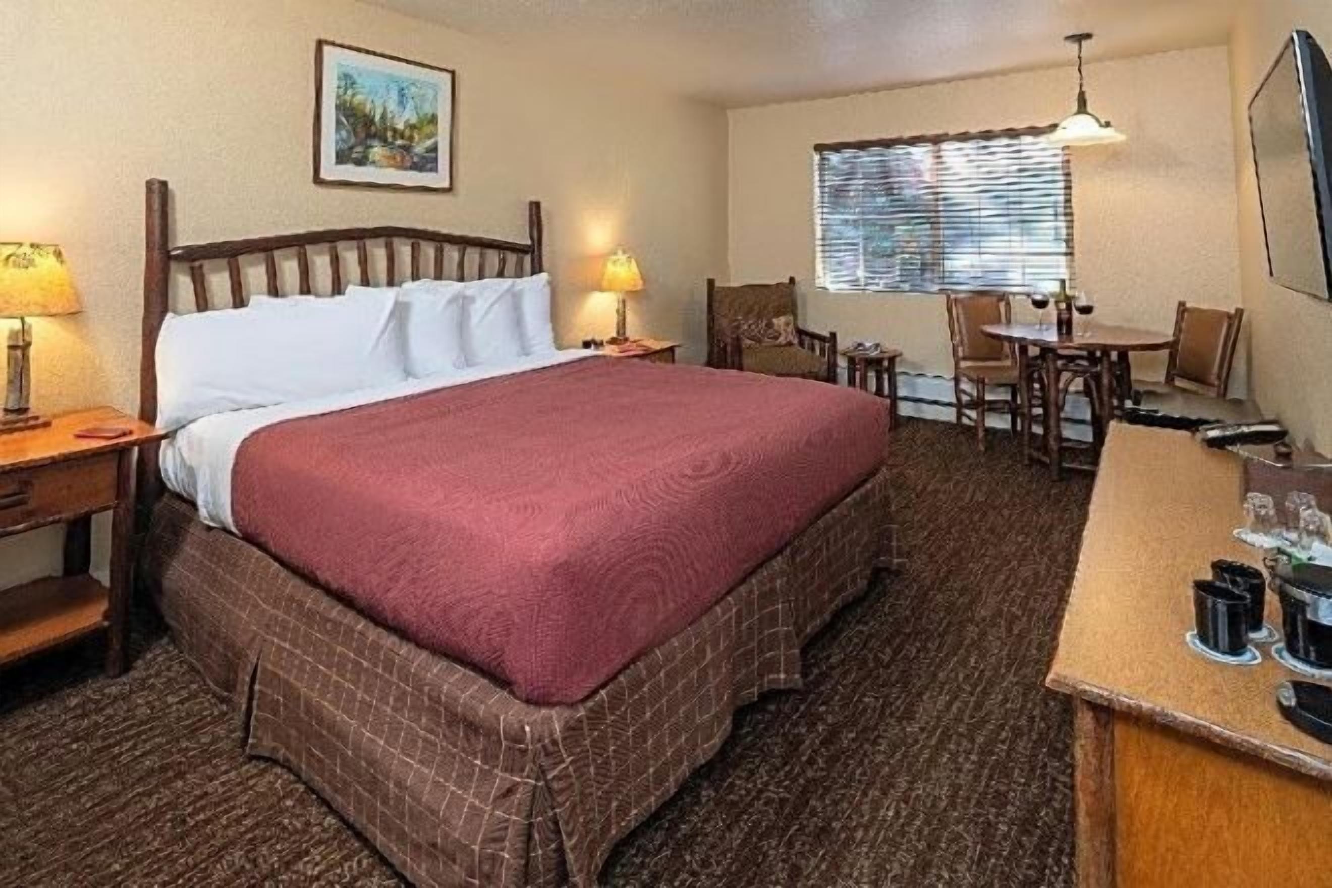 デスク、WiFi (無料)、ベ ッドシーツ