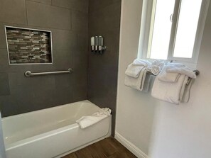 Free toiletries, hair dryer, towels, soap -  Studio 9 Big Bear (Big Bear Lake)