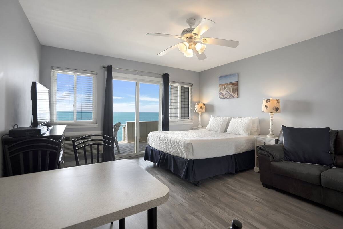 Deluxe Studio, Bay View | WiFi (free), bed sheets