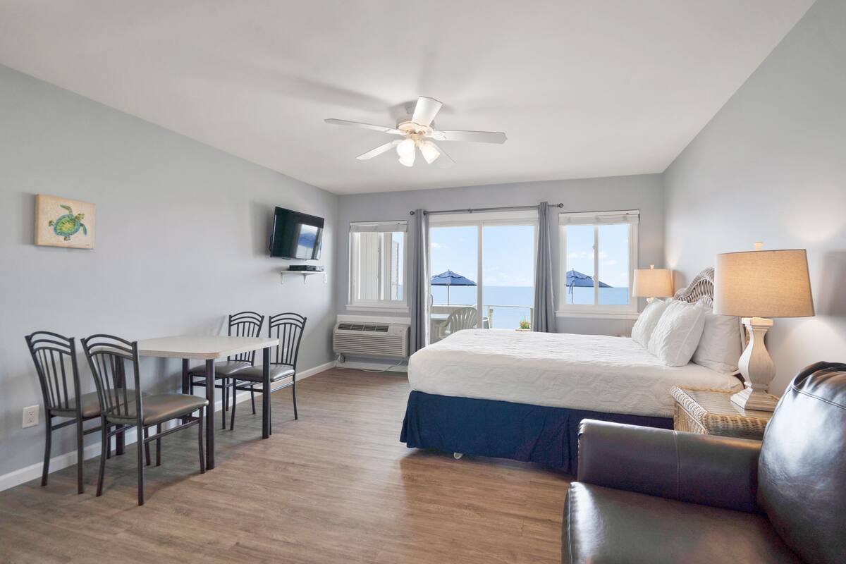 Studio, Bay View | WiFi (free), bed sheets