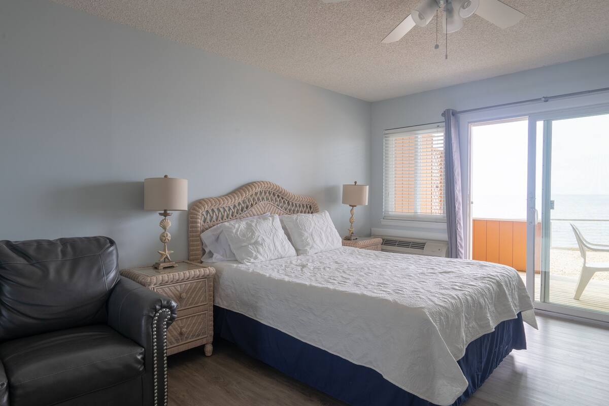 Studio, Bay View | WiFi (free), bed sheets